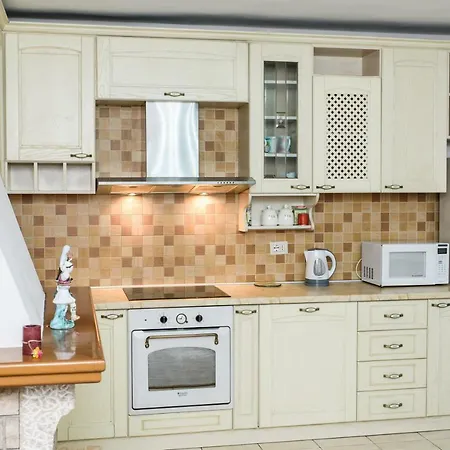 Belle Daire Tiran